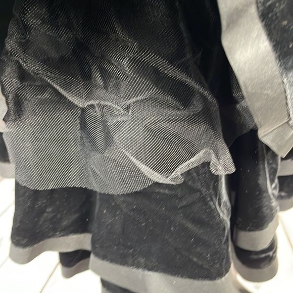 Vintage Louis Feraud Black Velvet Dress Low V-Back Ruffles Bow SIze 10 - Picture 9 of 16